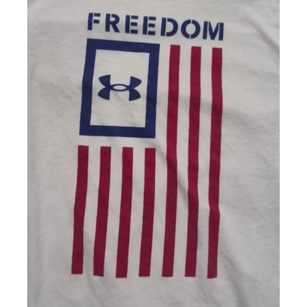 Under Armor men's white loose‎ fit American Flag graphic t-shirt two sided sz. M
